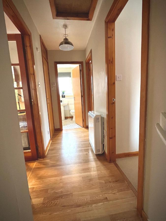 Comfortable, Modern Apartment With Parking. Inverness. Exterior photo