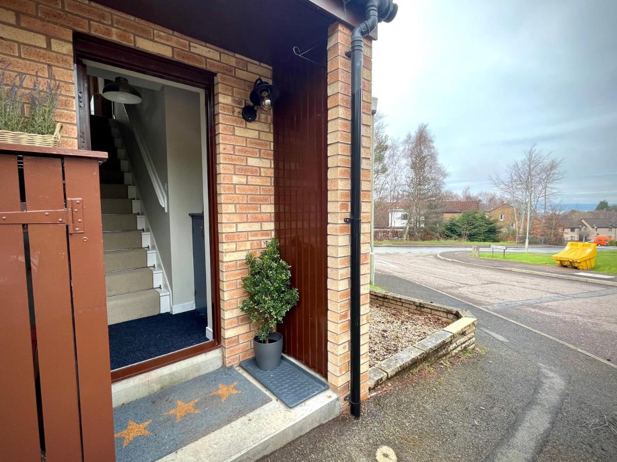Comfortable, Modern Apartment With Parking. Inverness. Exterior photo